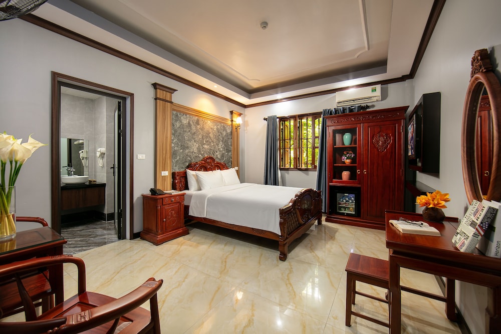 Nam Hai Hotel Hanoi 8/22