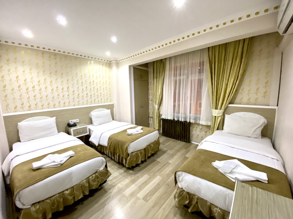 GRAND ORAL HOTEL 11/50