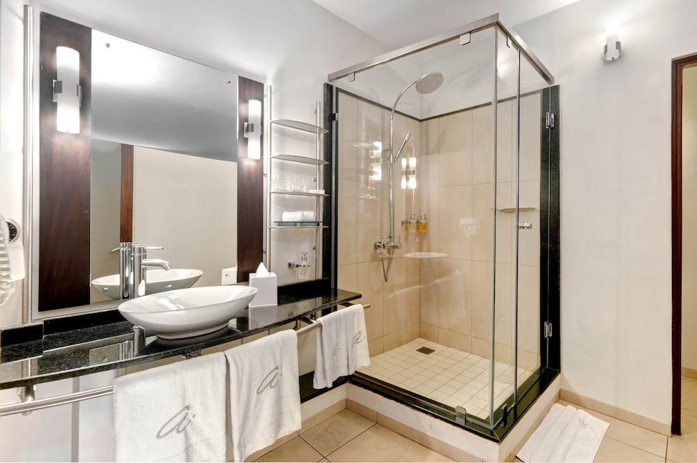 The Address Boutique Hotel 73/73