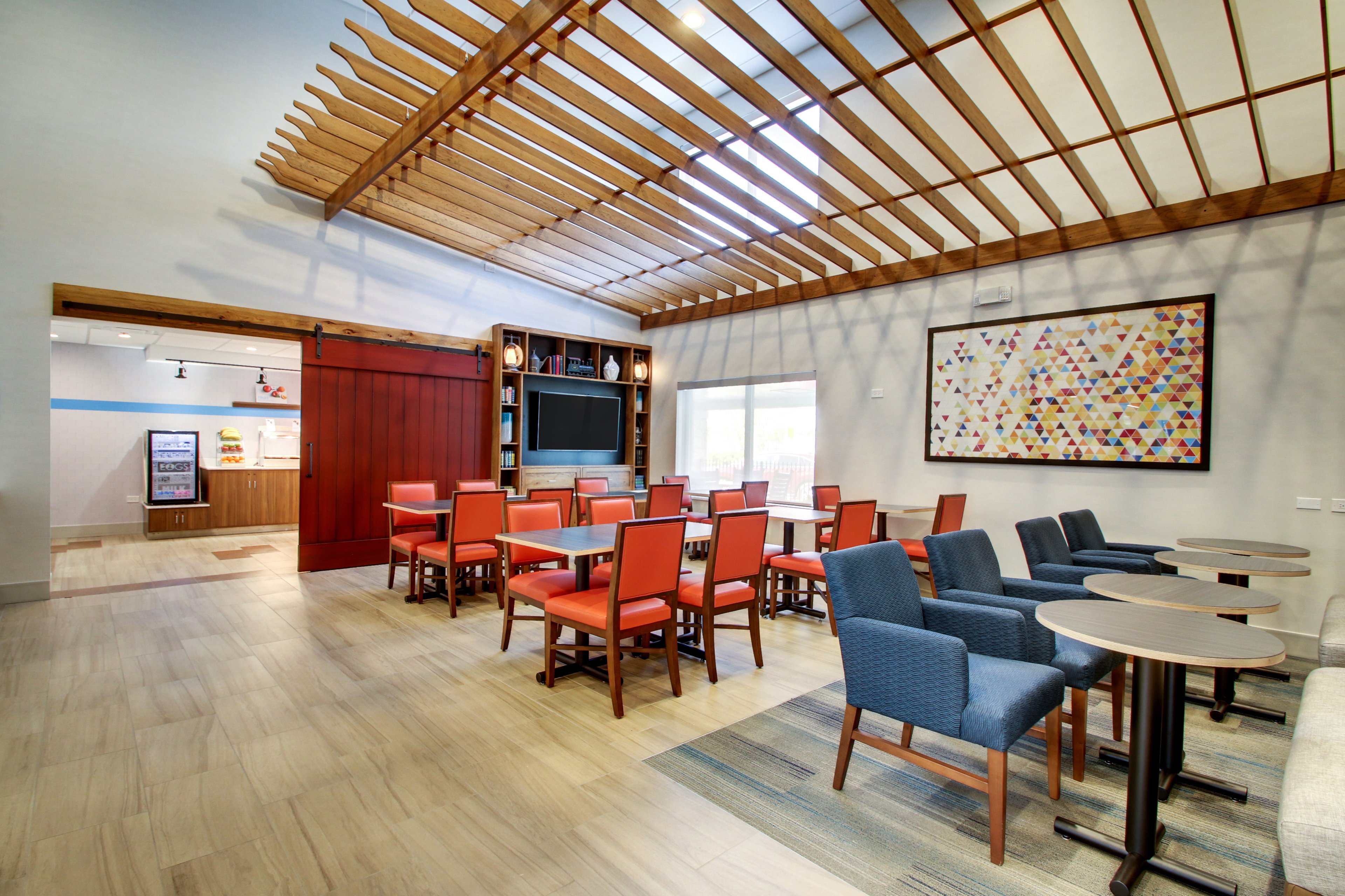 Holiday Inn Express & Suites AURORA NAPERVILLE 24/41