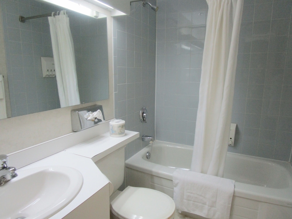 Claymore inn & Suites 39/40