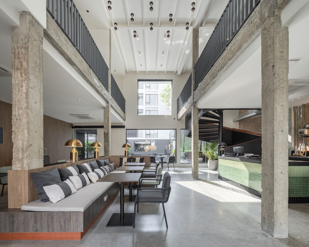 Lilit Bang Lumphu Hotel 45/66