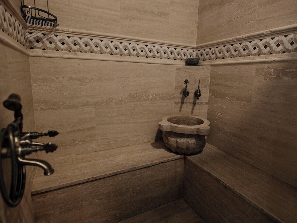 Hikmet's House 25/48
