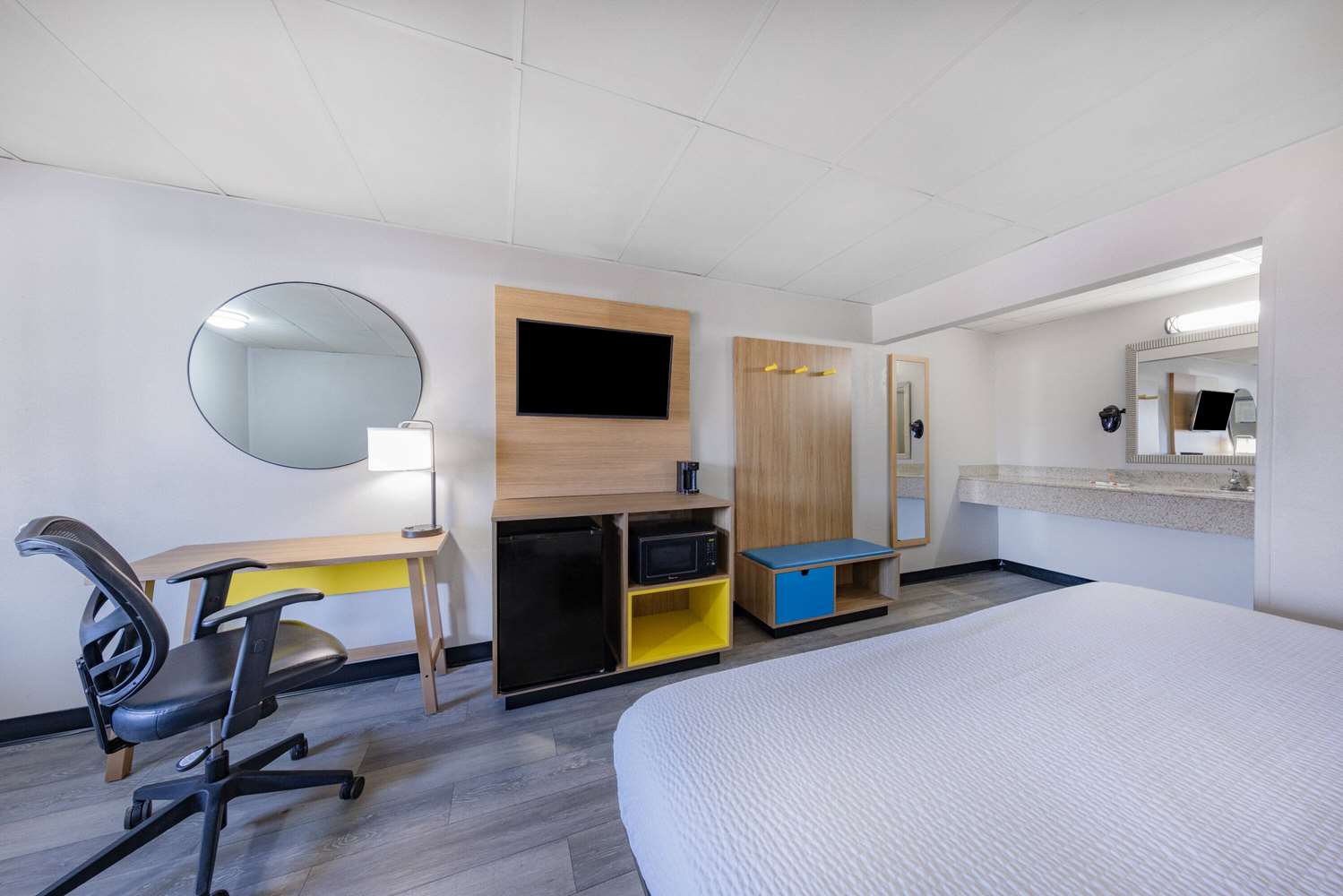 Days Inn By Wyndham Fredericksburg North 24/41