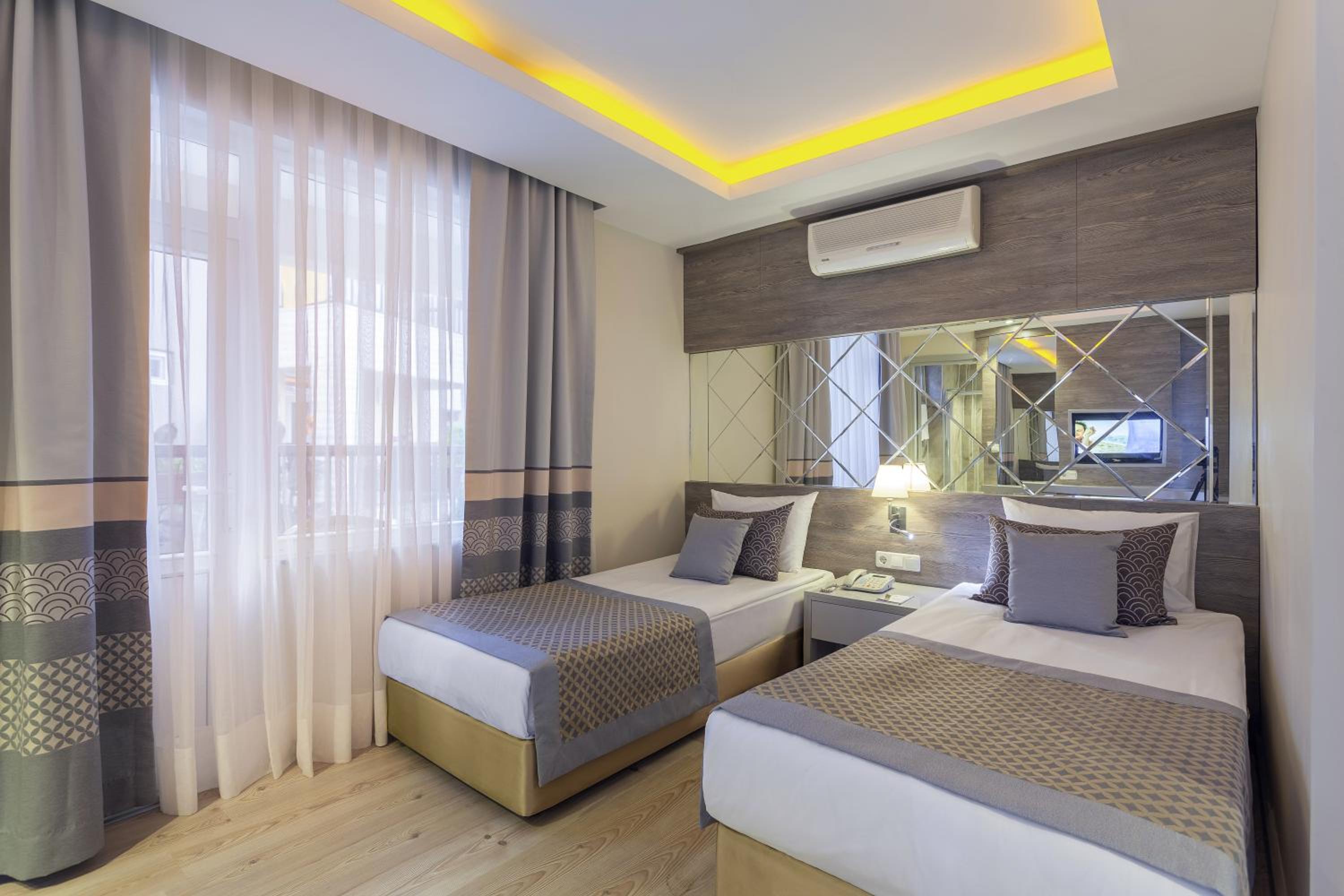 2 Bedrooms, Park, Family, Villa
