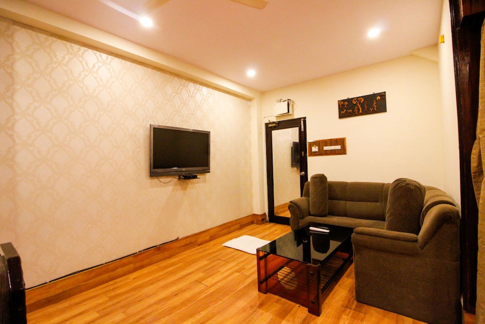 HOTEL RISHI REGENCY 20/32