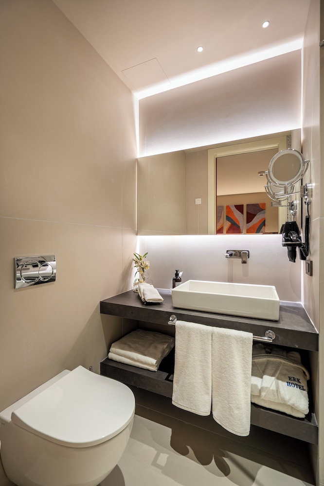 Erk Hotel 50/50