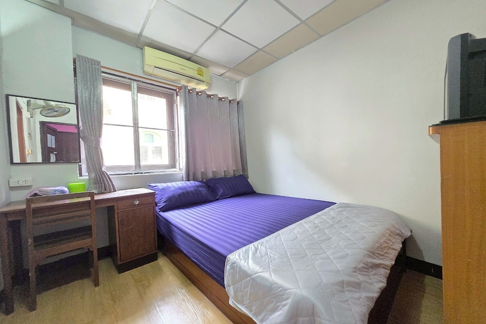Tapae Inn Hotel 15/44