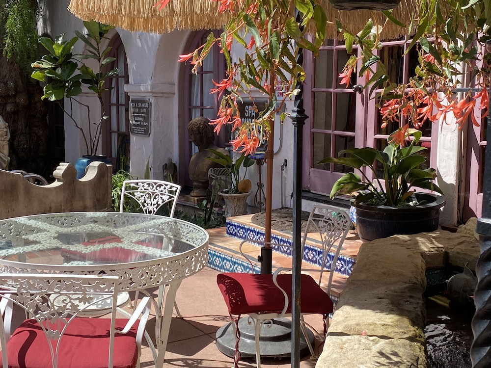 Villa Rosa Inn 59/78