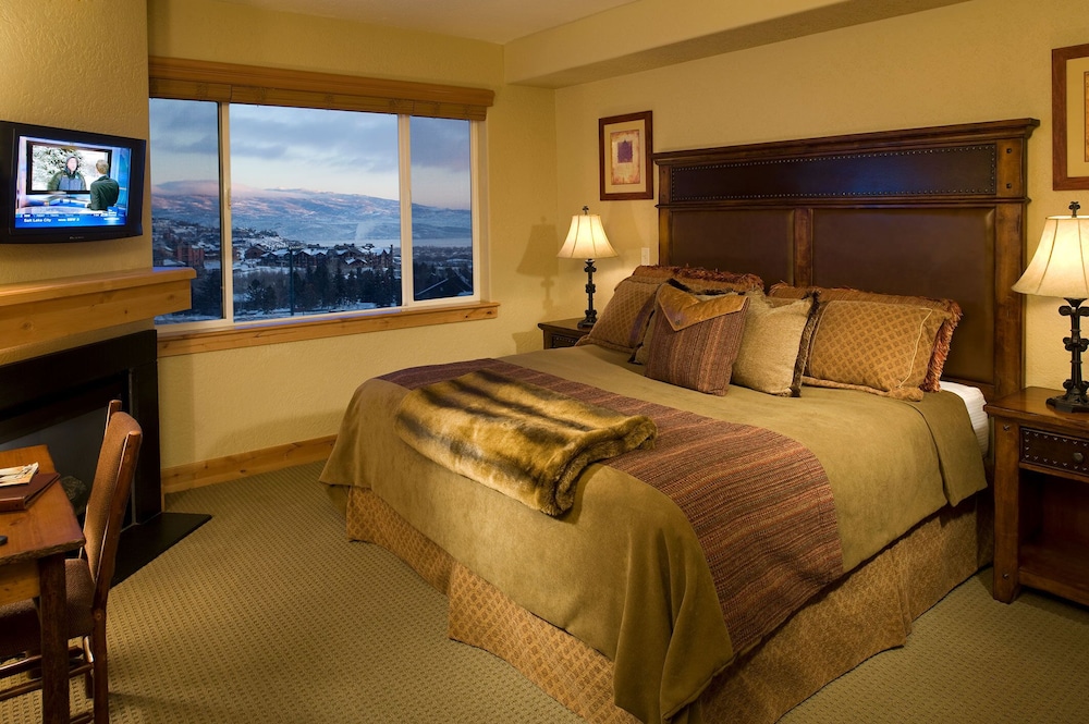 3 BEDROOMS, CONDO, SILVERADO, LODGE