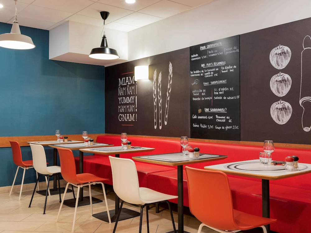 restaurant cafeteria