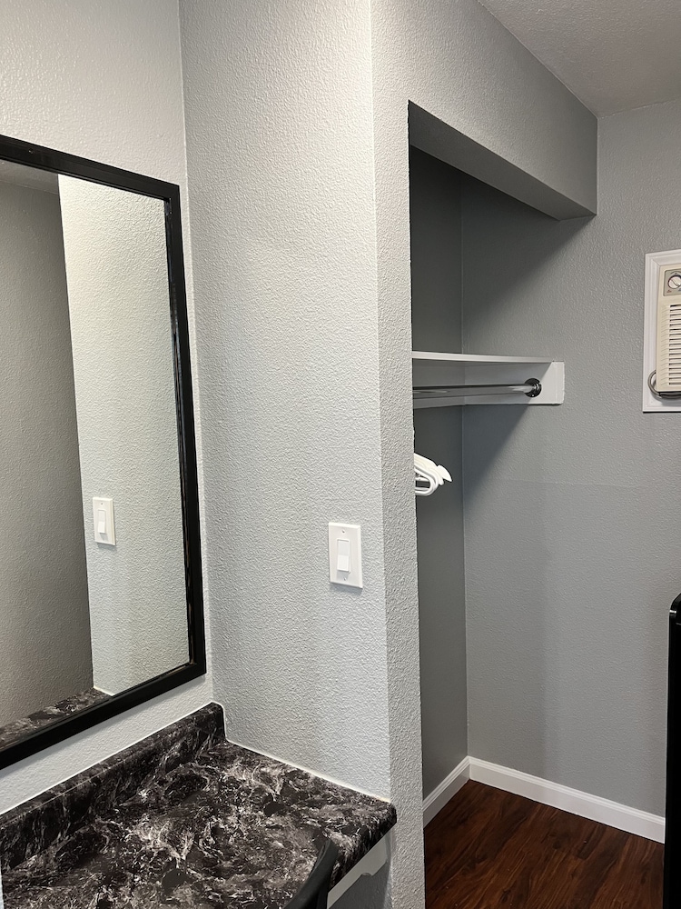 Studio Inn Livermore 21/21