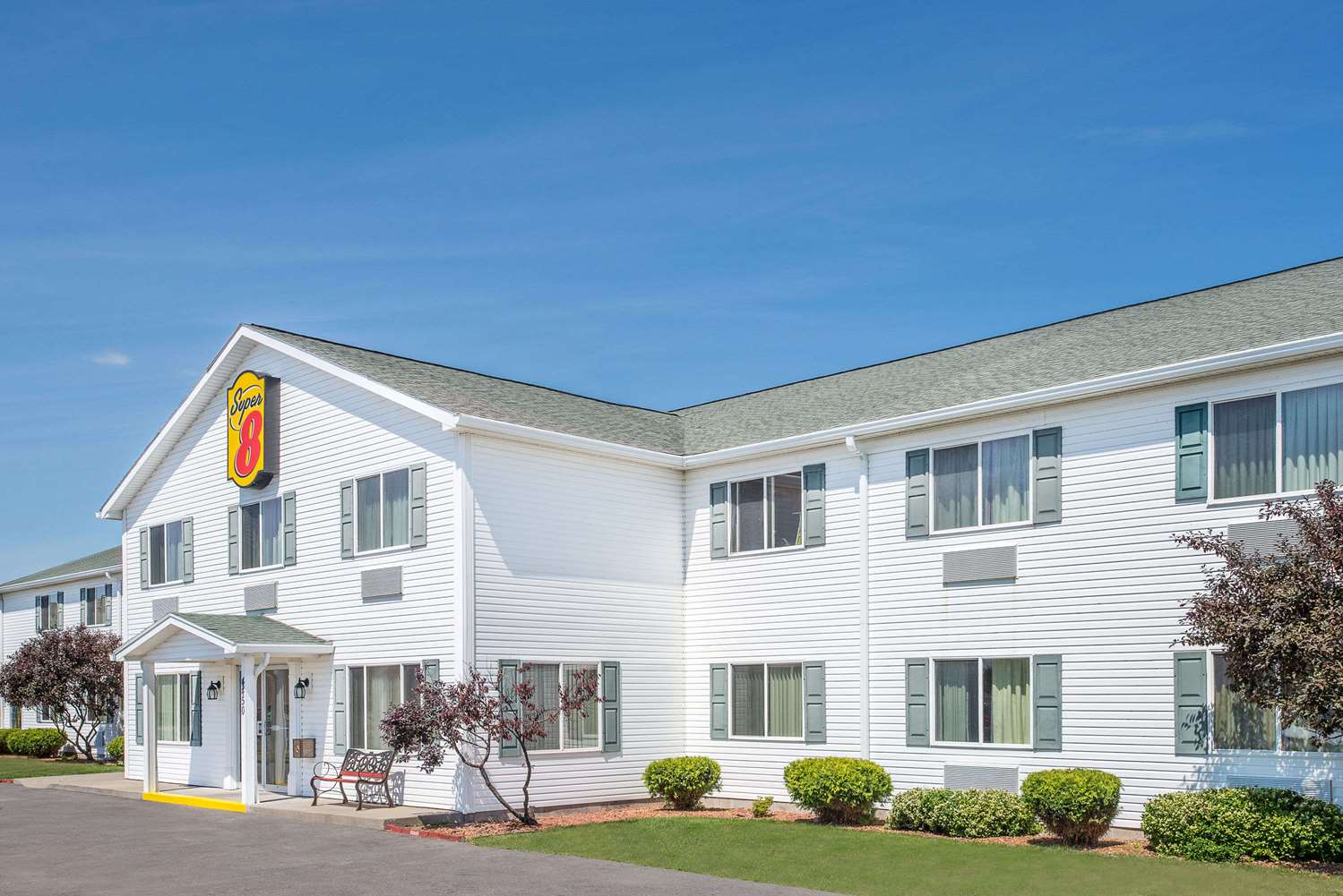Super 8 By Wyndham Canandaigua 3/23