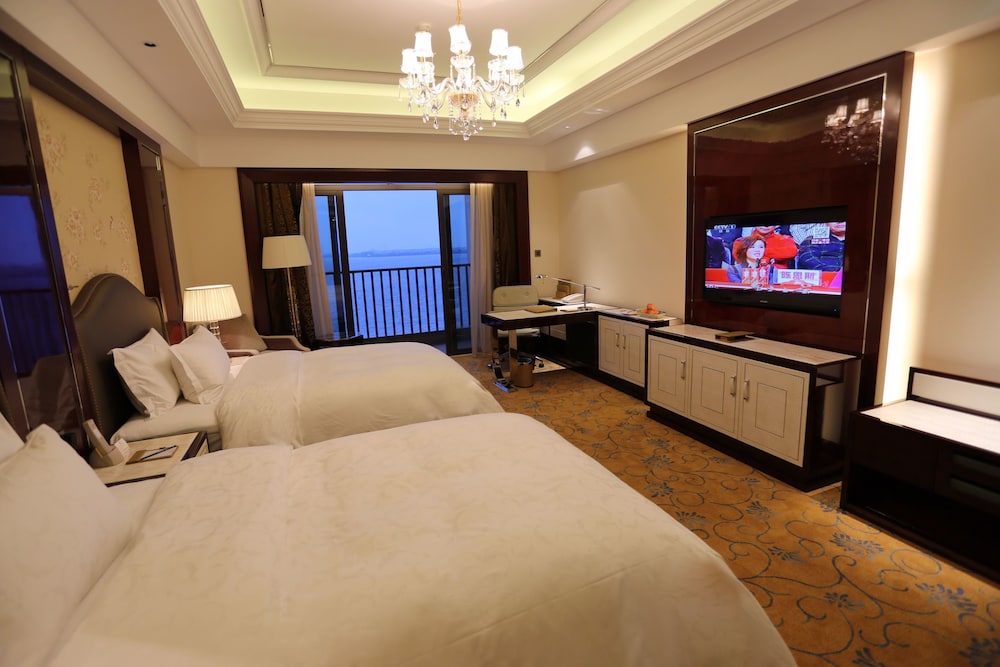 Tongli Lake Resort (Phase II) 4/17