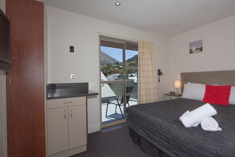 1 BEDROOM, APARTMENT, MOUNTAIN VIEW