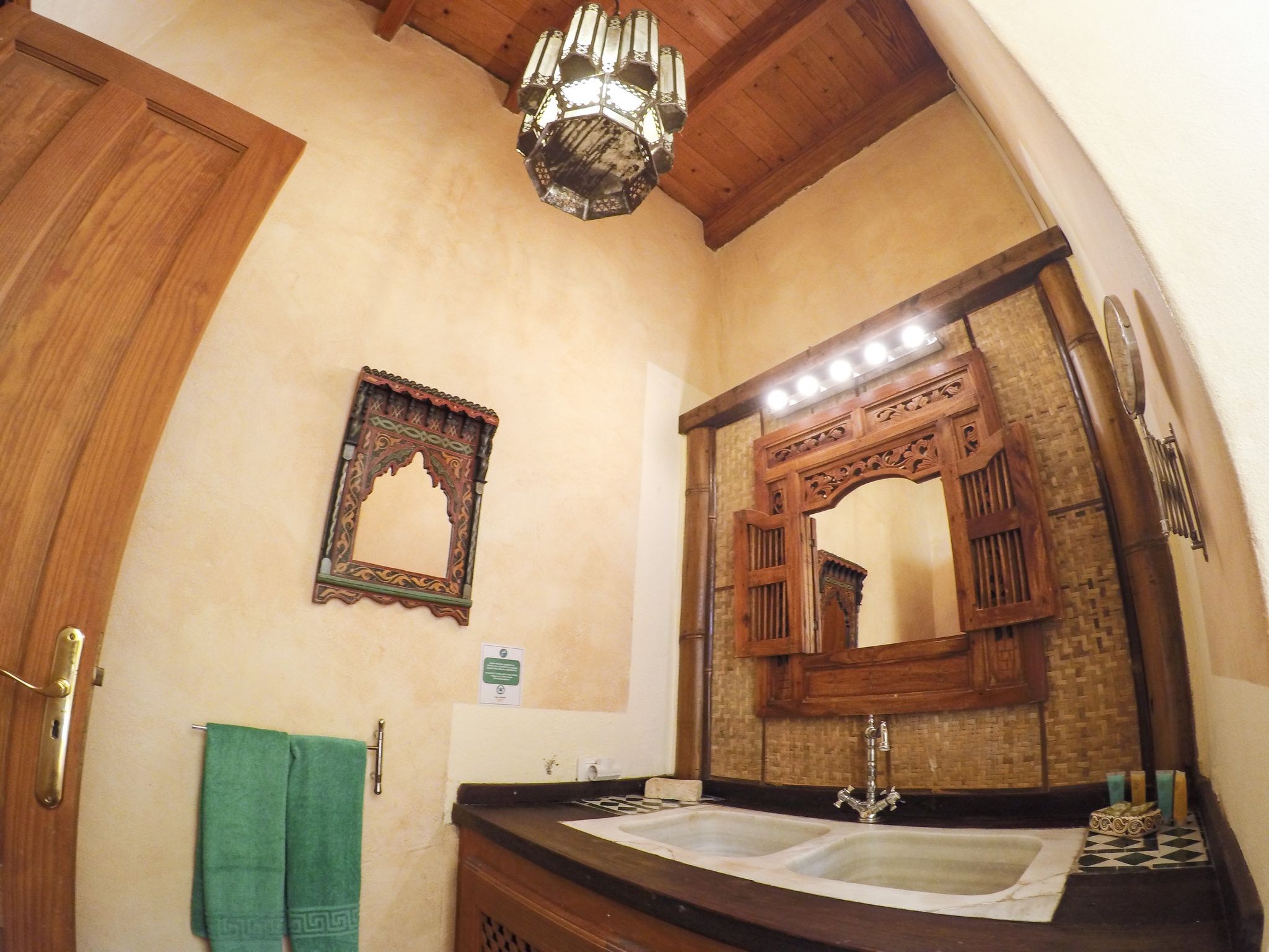 CASA TOMAREN 10/50