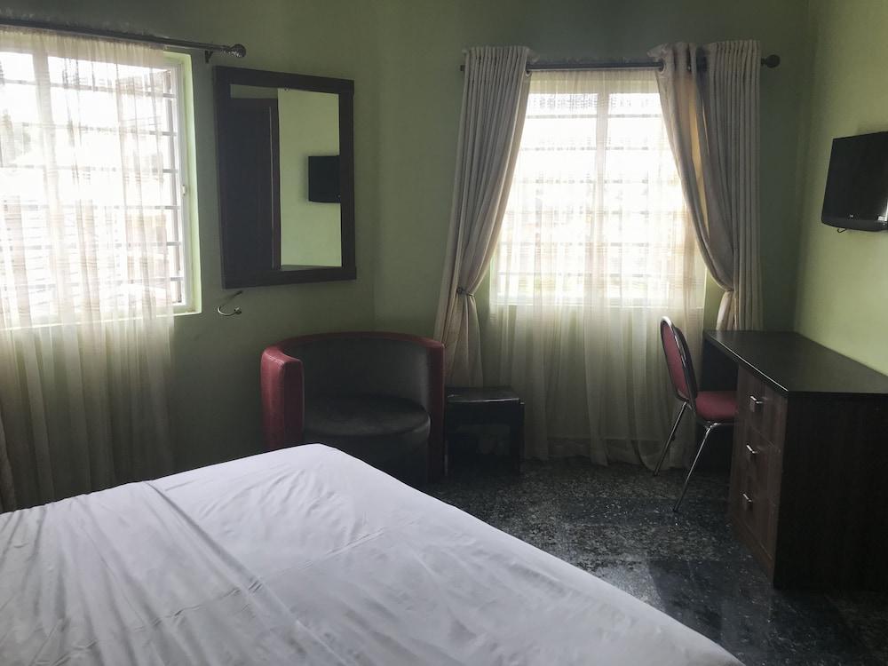 Pentagon Luxury Suites Enugu 5/28
