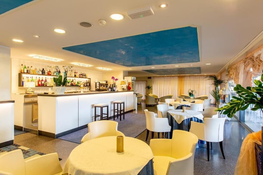 Hotel Raffaello 35/50