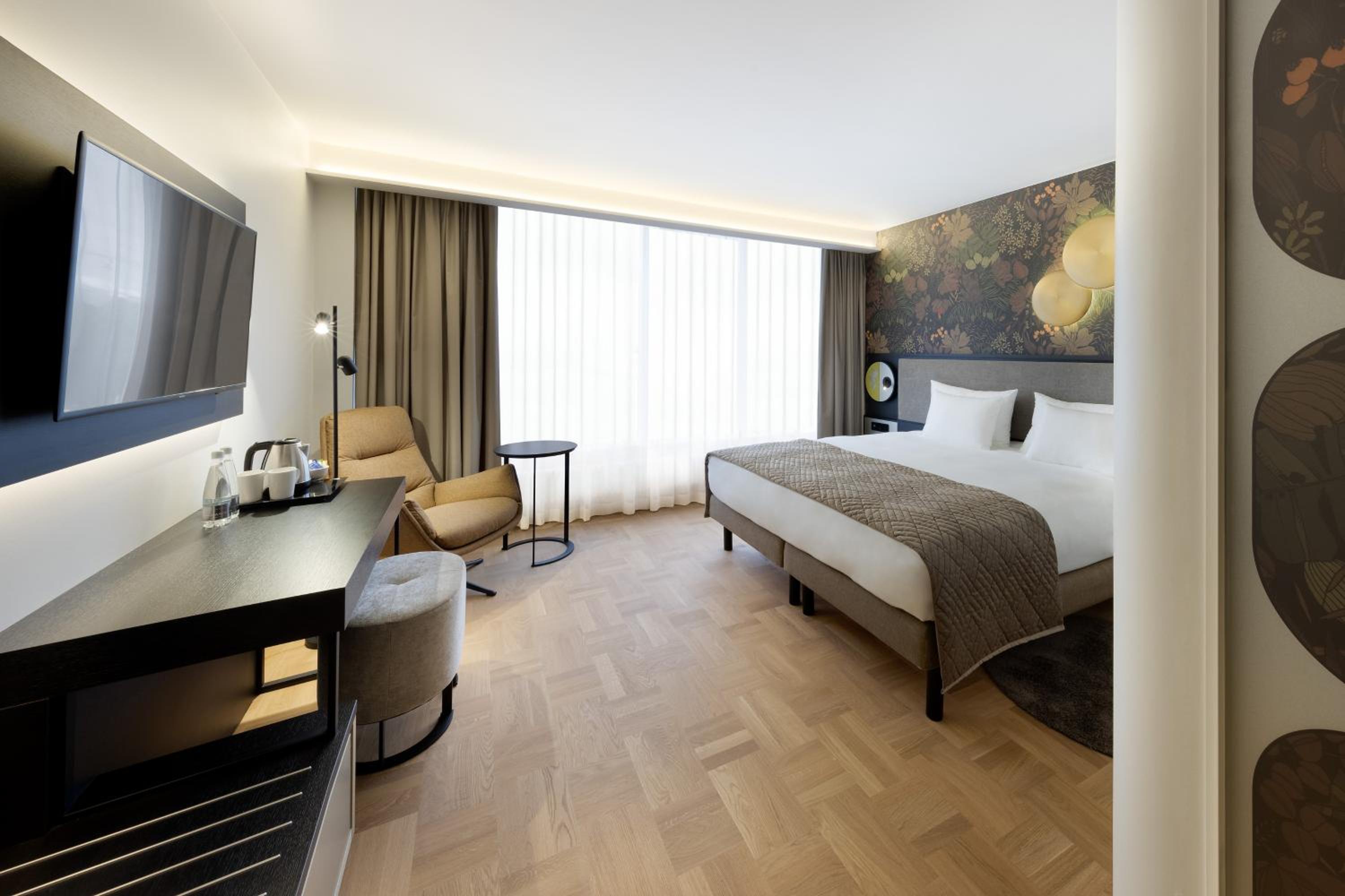 Room, Queen Bed