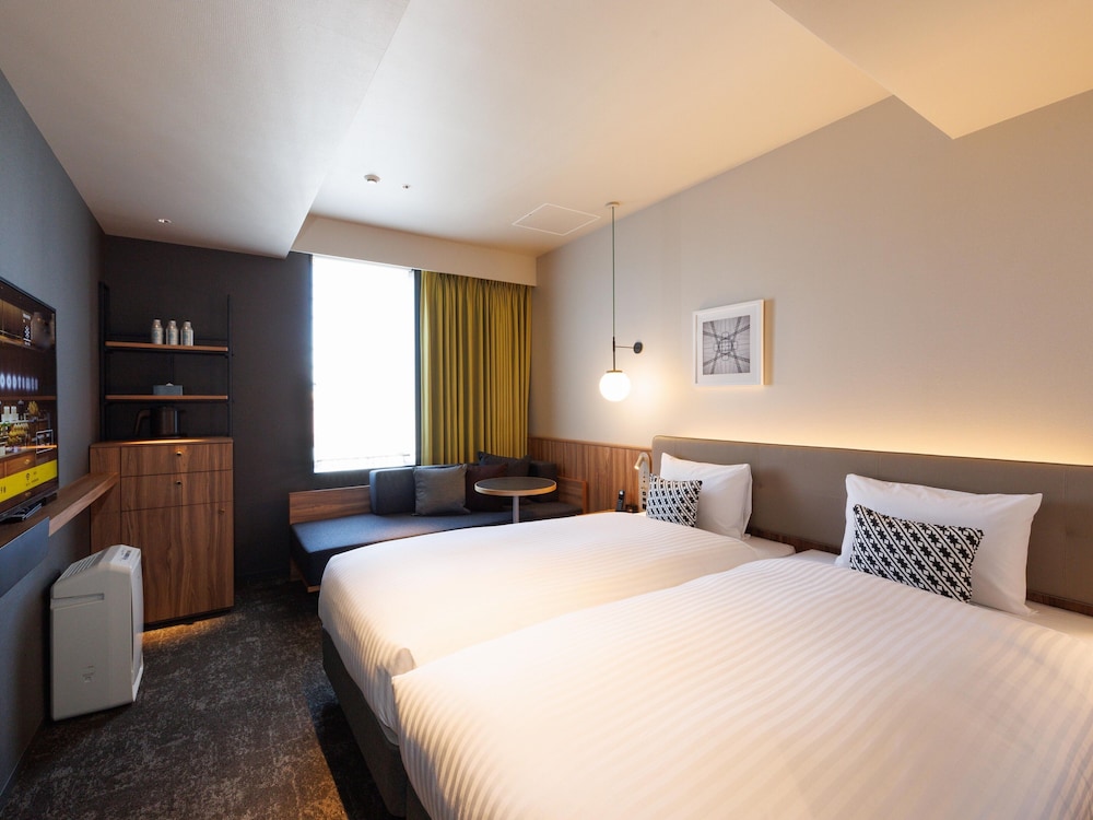COMFORT, TWIN BEDS, SOFA