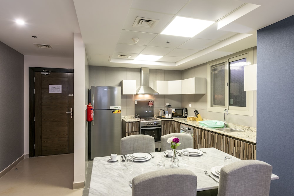 Luxe Grand Hotel Apartments 103/113