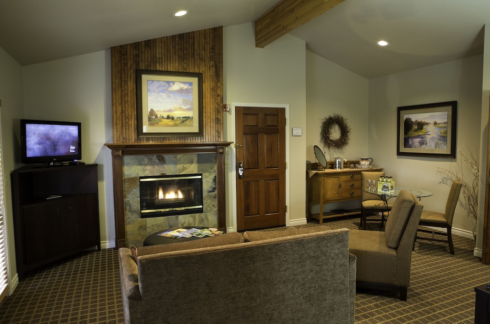 Pine Ridge Inn 29/37
