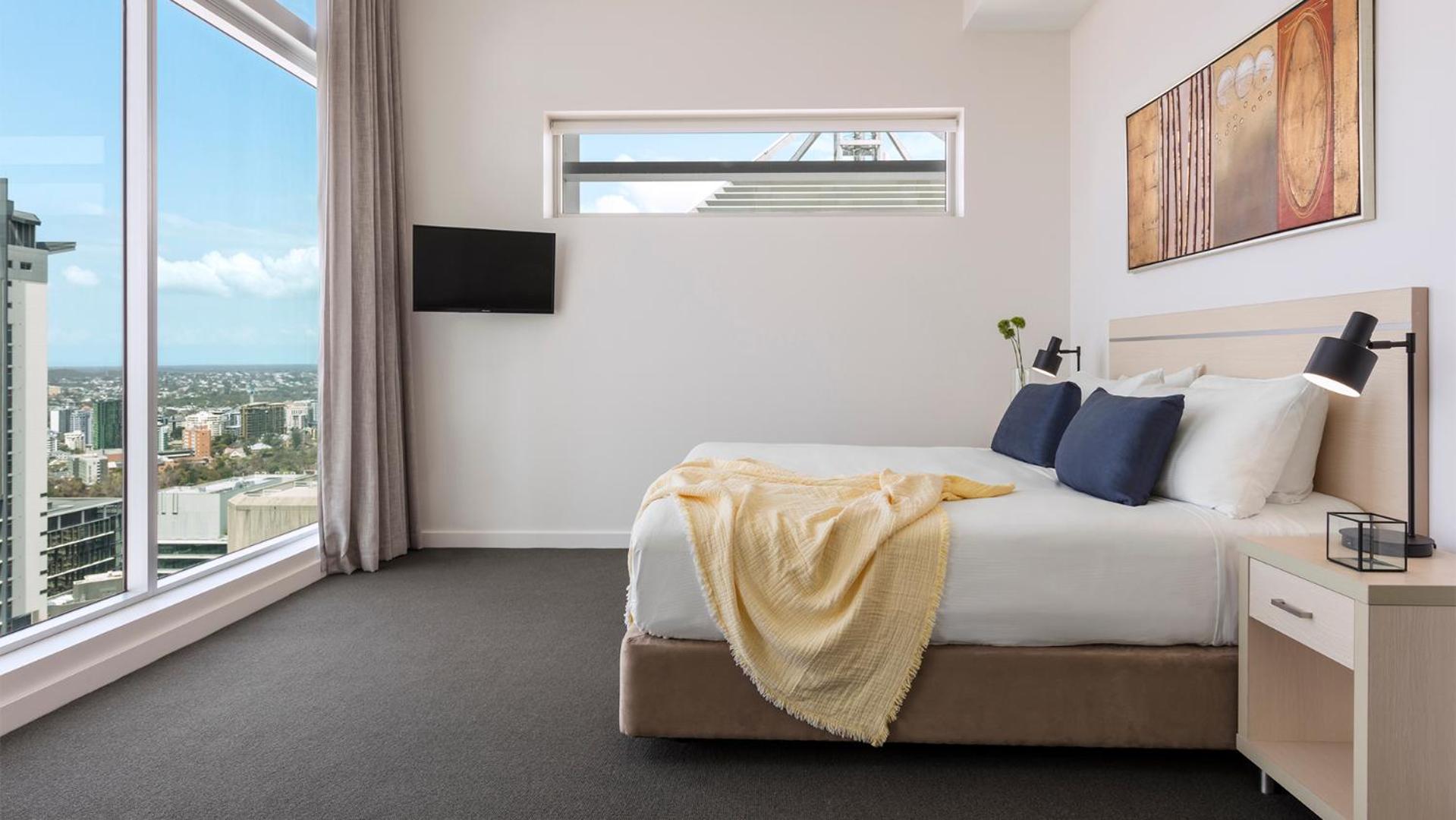 3 Bedrooms, Apartment, 1 King and 2 Queen Beds, River View
