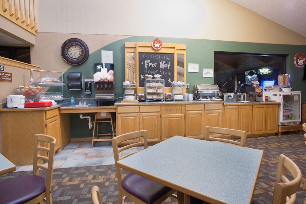 Cobblestone Hotel & Suites - Wisconsin Rapids 25/31