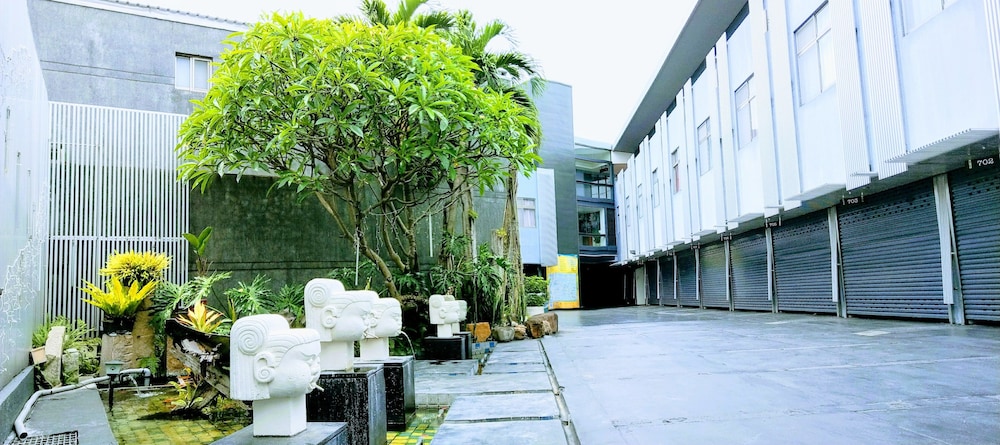 Refinement Motel 62/69