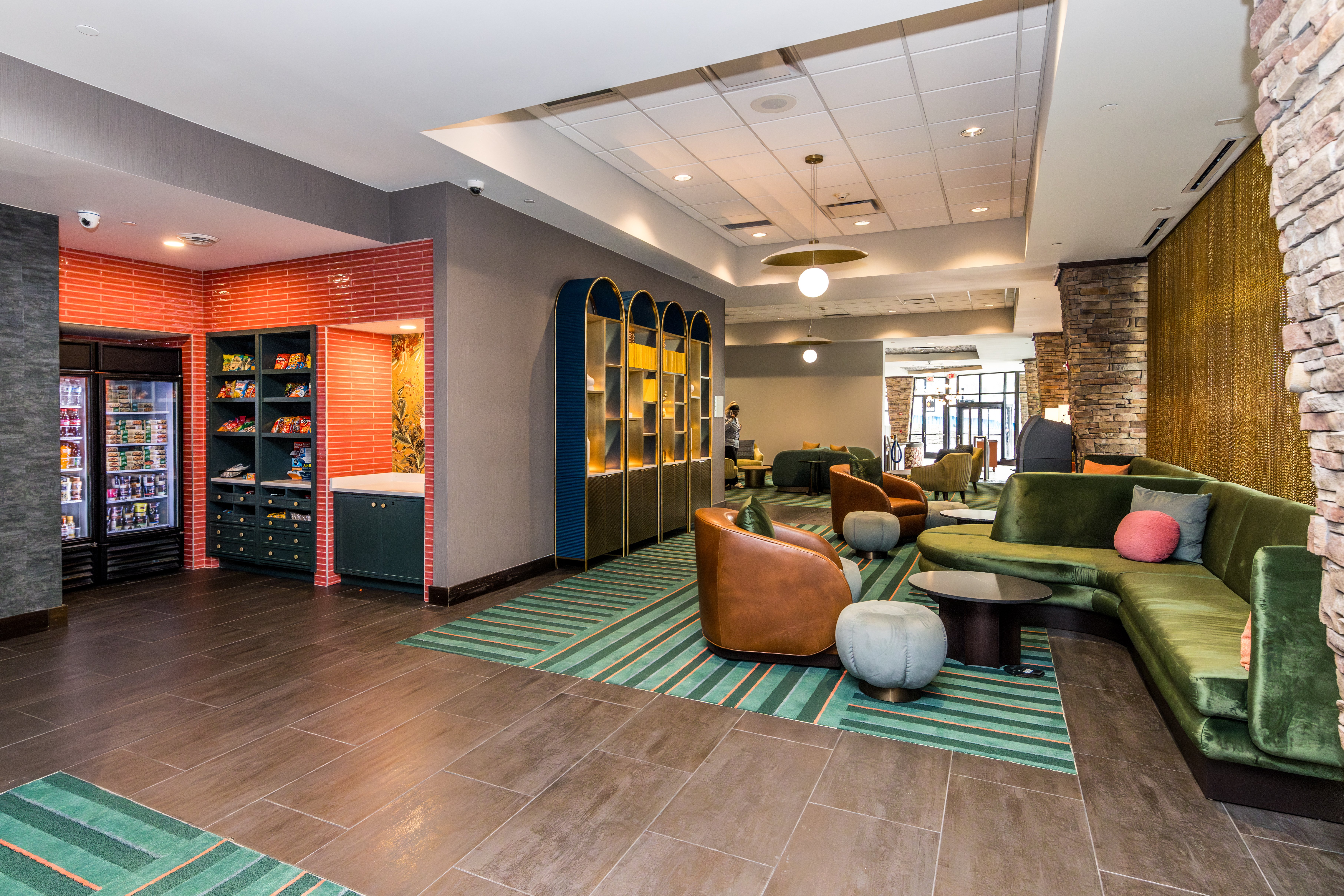 HOLIDAY INN HOTEL SUITES CINCINNATI DOWNTOWN 42/56