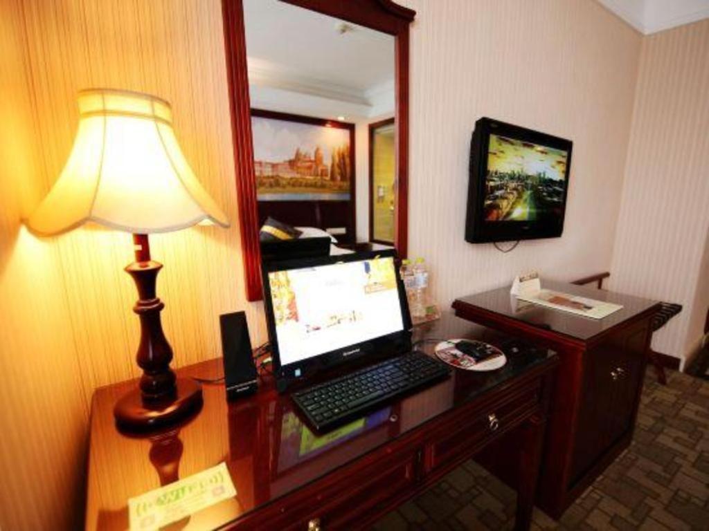 Vienna Hotel (Nanning Railway Station) 43/50
