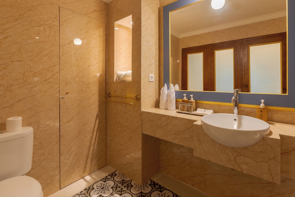 Royal, Classic, Double Bed, Pool Side، Fourteen Roses Boutique Hotel and Spa 8/10