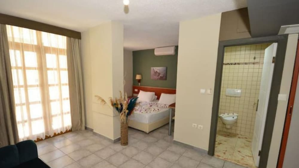 Greenmar Apartments 14/42