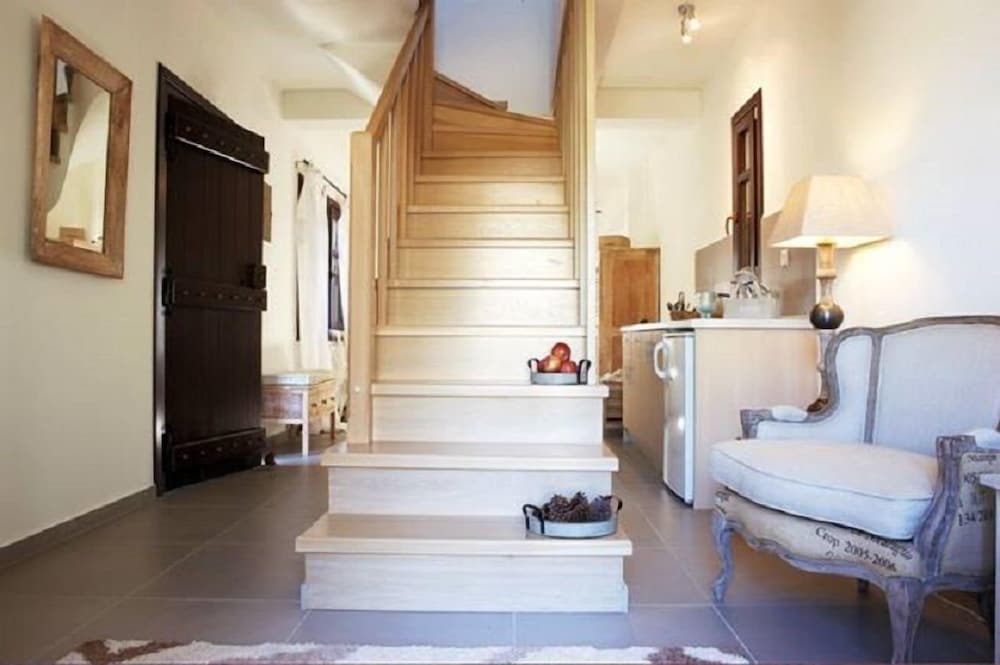 2 Bedrooms, House, Queen and Twin Beds