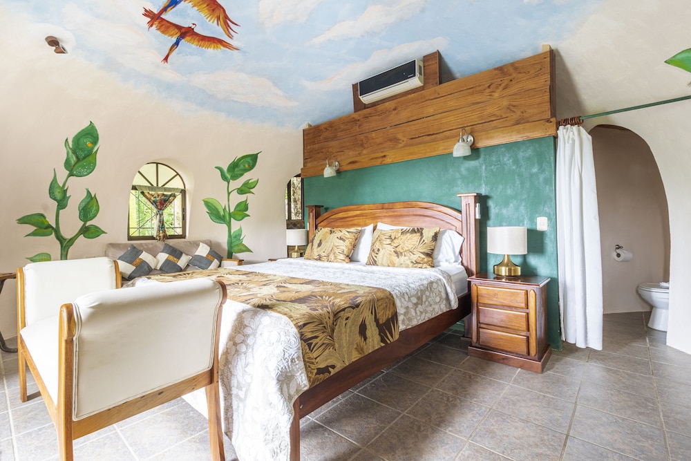 Tree Top, Dome, King Bed