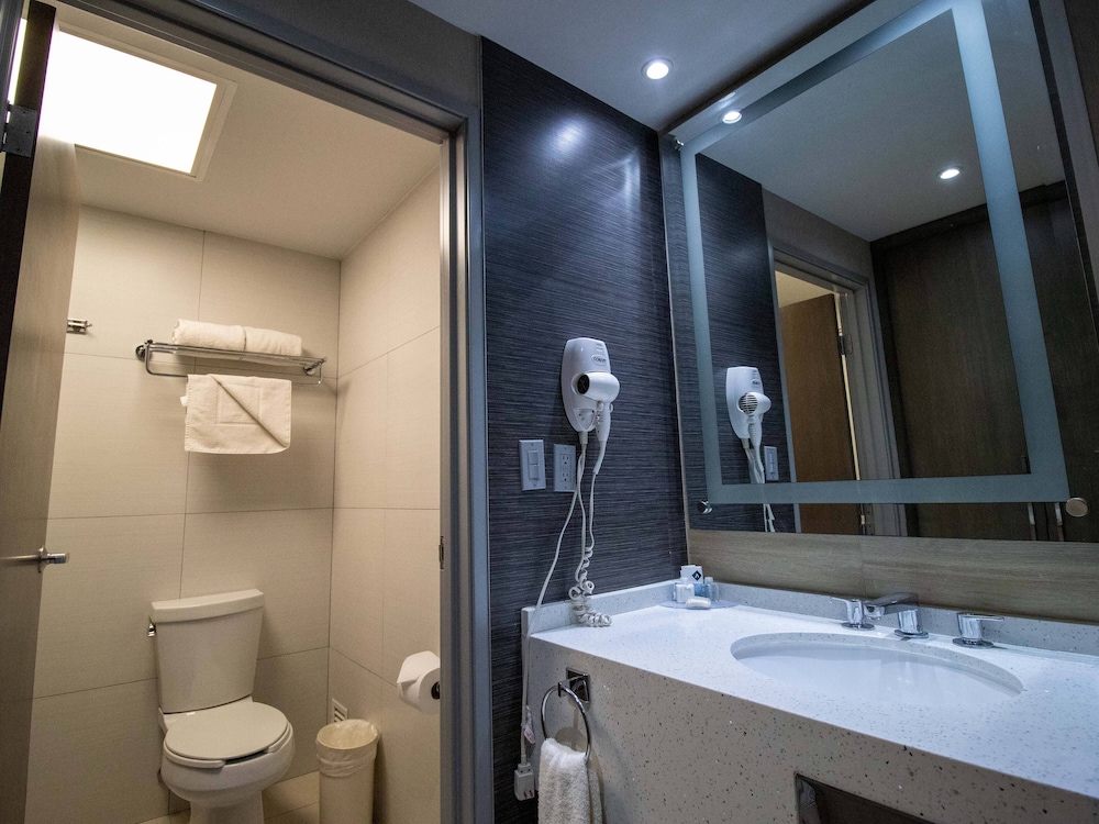 غرفة قياسية بسريرين كوين، Hotel Araiza San Luis 7/8
