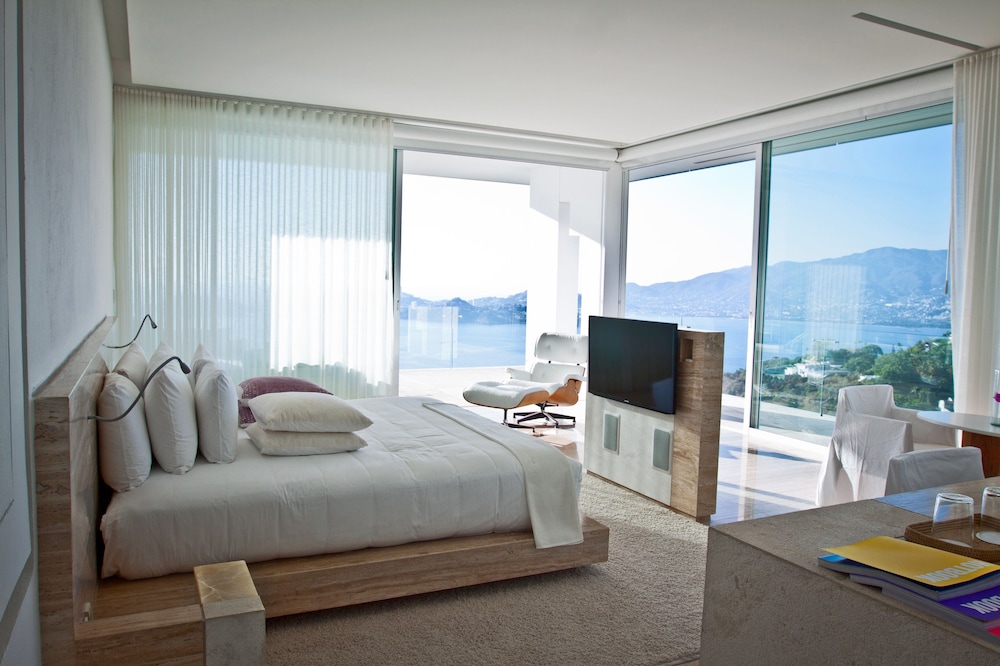 Encanto Acapulco 30/76