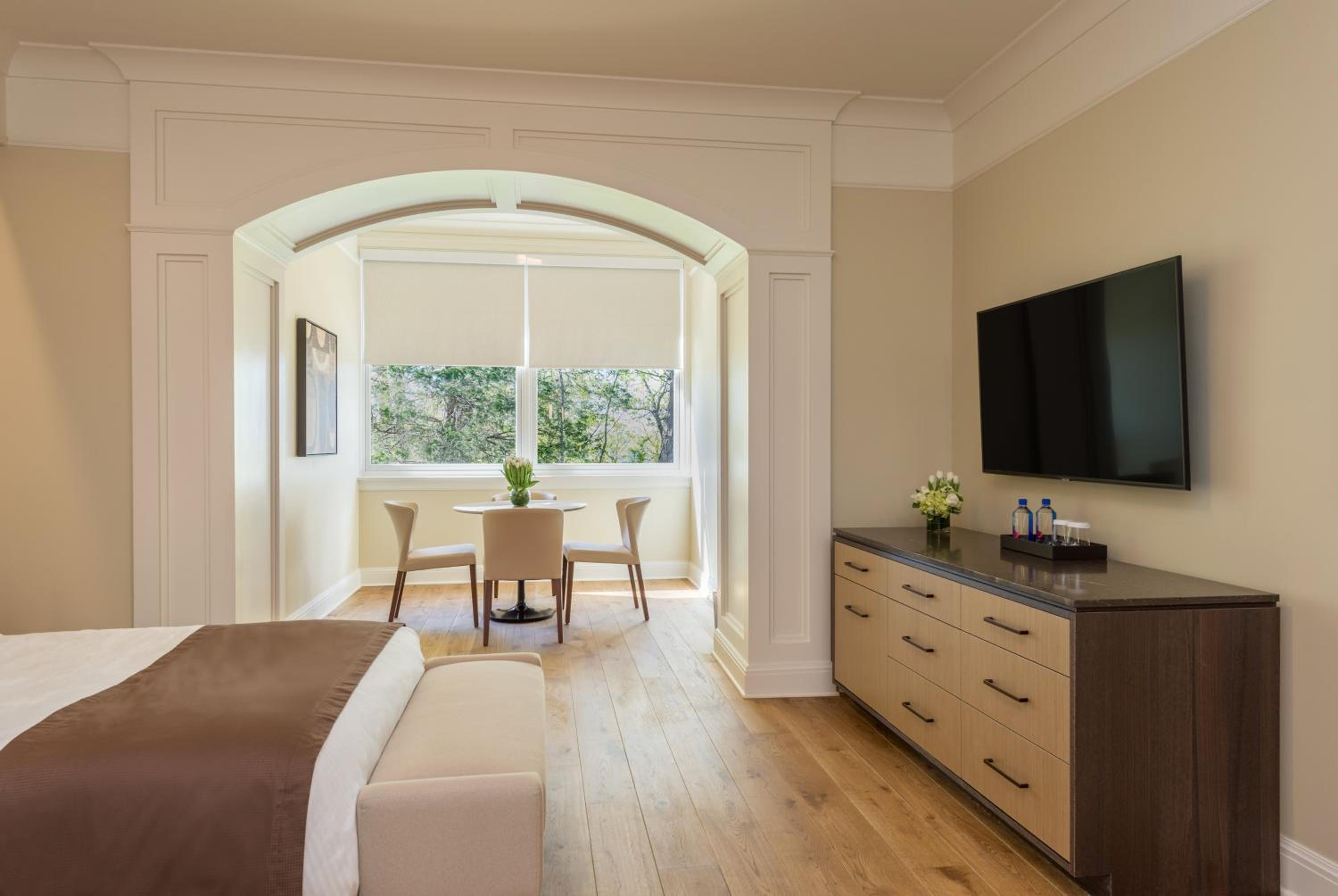 Room, Double Bed, Lake View, The Abbey Inn & Spa 4/6