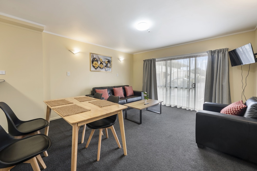 Fenton Court Motel 37/60