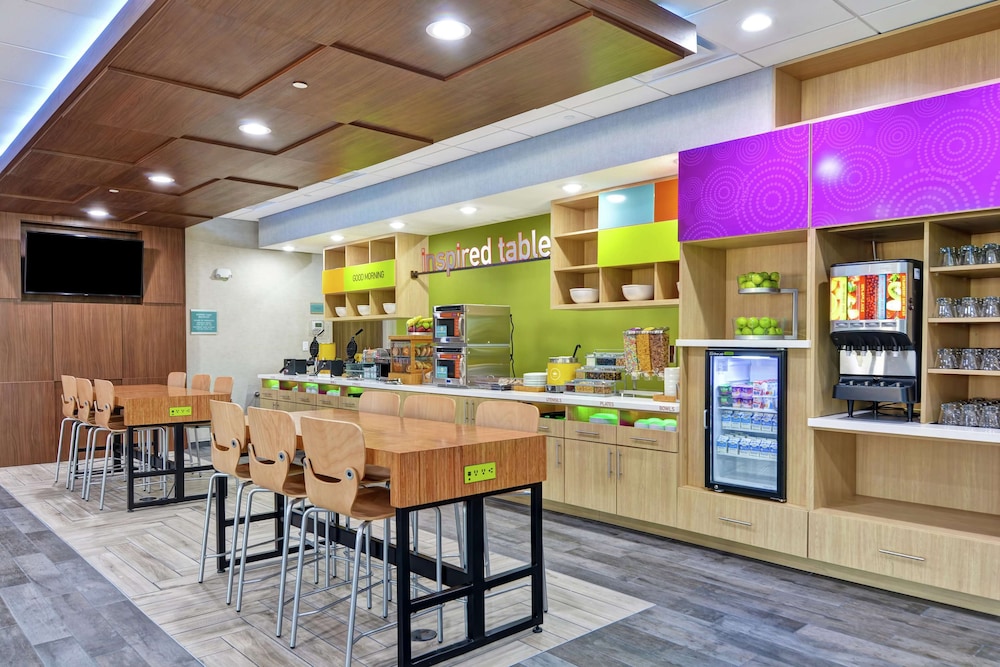 Home2 Suites by Hilton Bedford DFW West 32/48