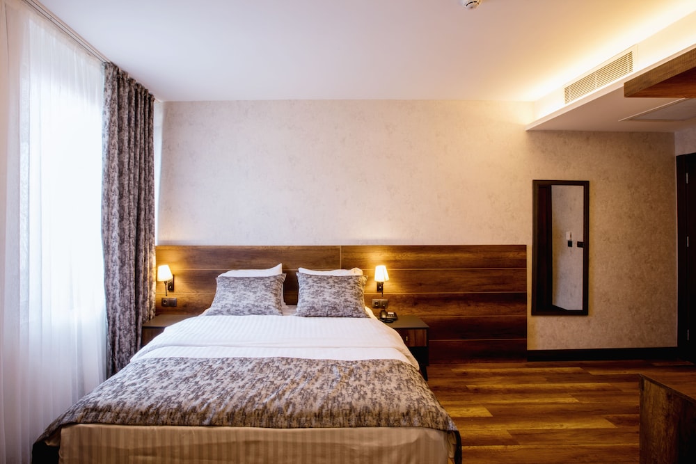 1 BEDROOM, SUPERIOR, DOUBLE OR TWIN BED