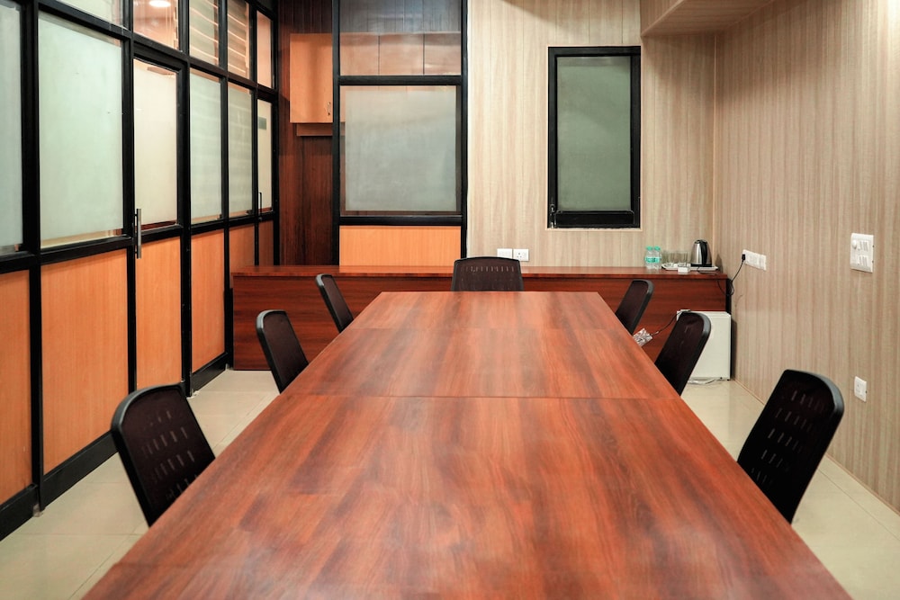 Imperial Apartments 39/50