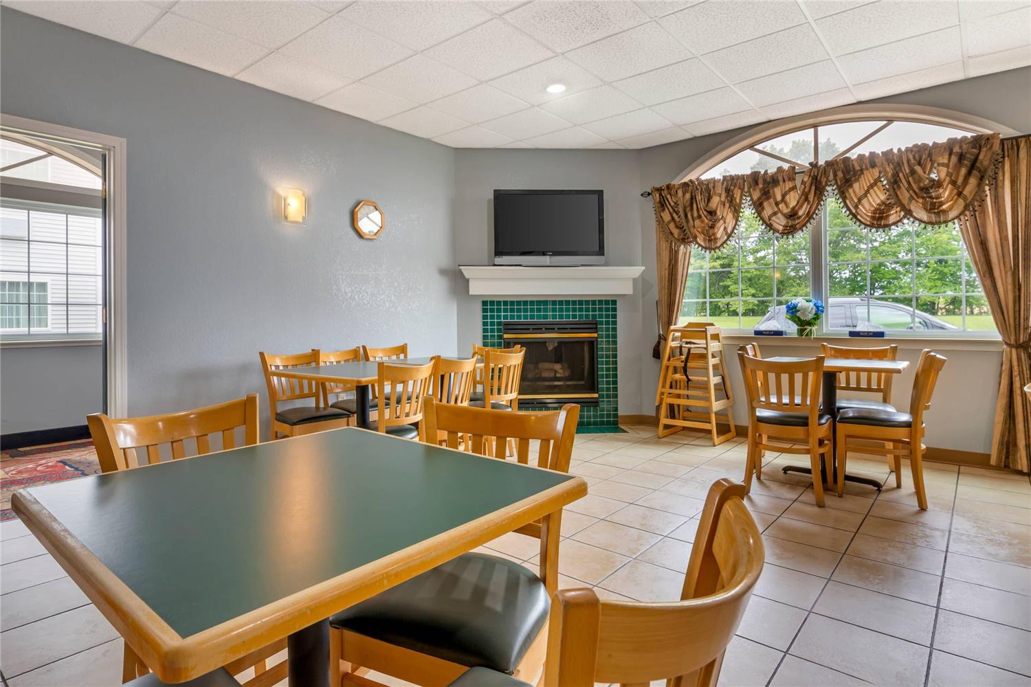 Quality Inn Mauston I-90 23/31