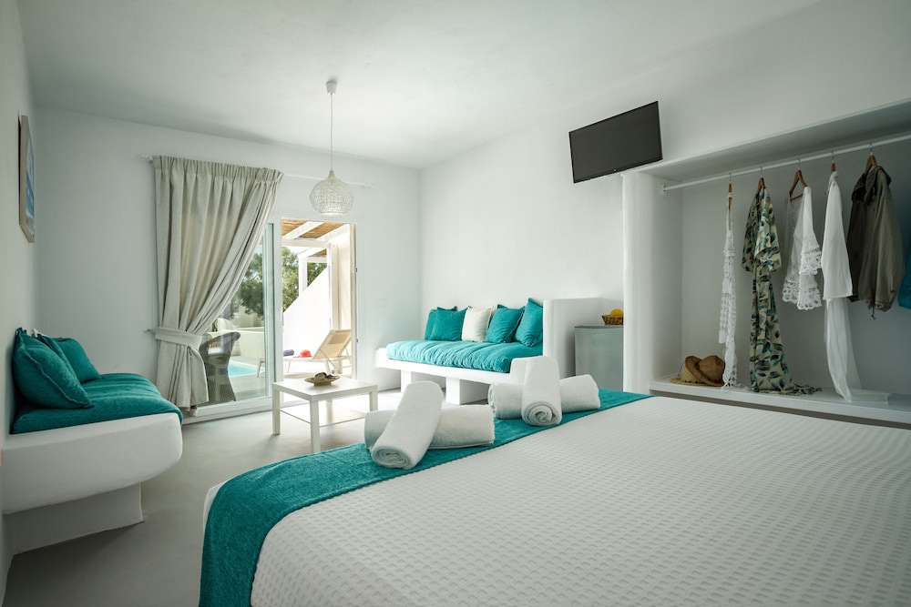 EXCLUSIVE, SUITE, PRIVATE POOL