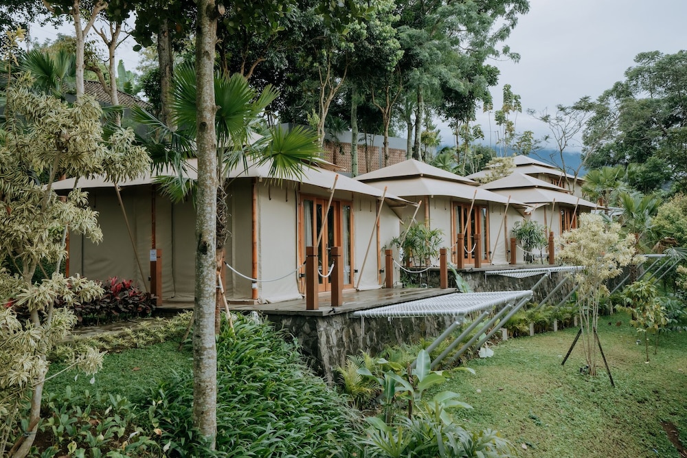 JSI Resort 53/56