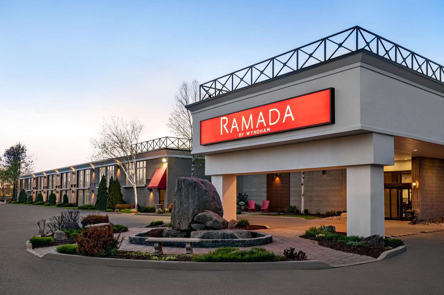 Ramada By Wyndham Cornwall 4/71
