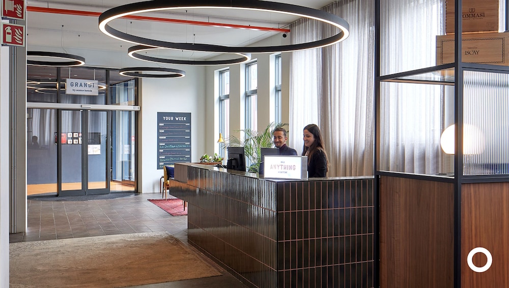 Grandi By Center Hotels 7/67