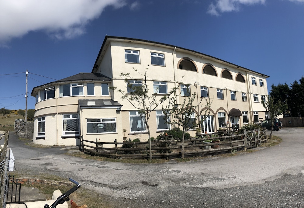 The Moorland Hotel 6/50