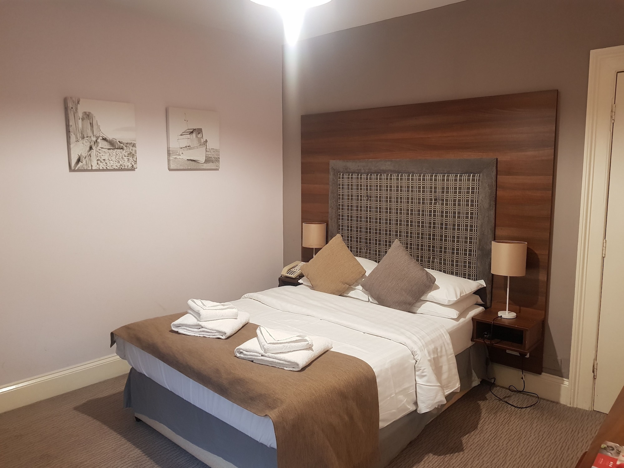 ECONOMY, DOUBLE BED