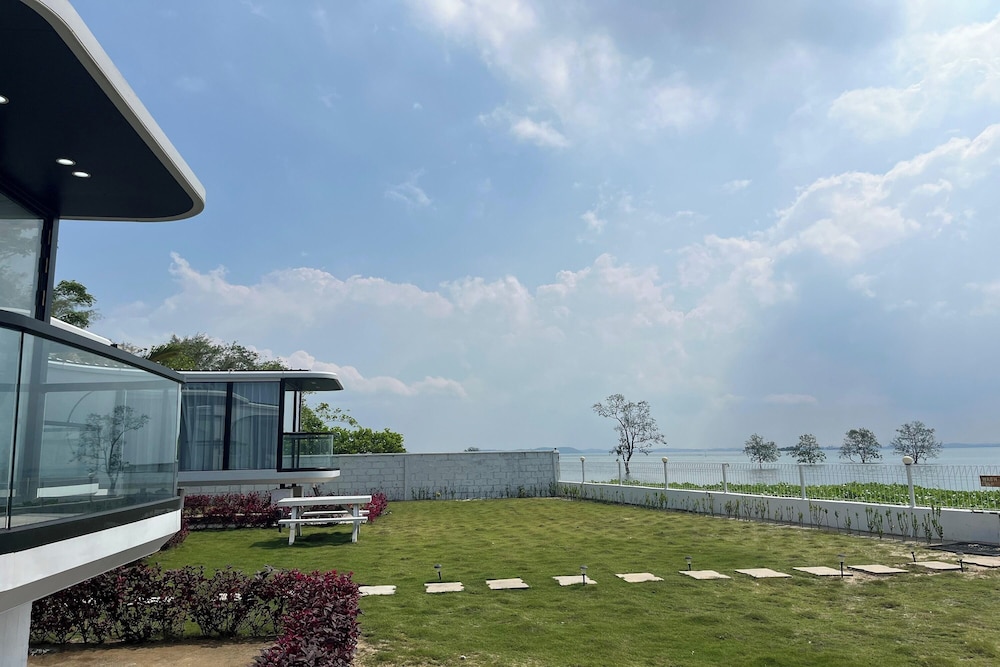 Saga Village Hotel and Resort Bintan 39/44